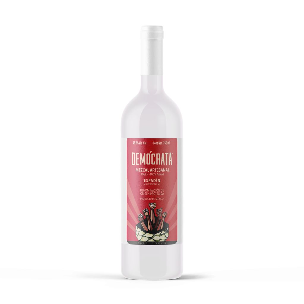 Botella fondo blanco Democrata (1)